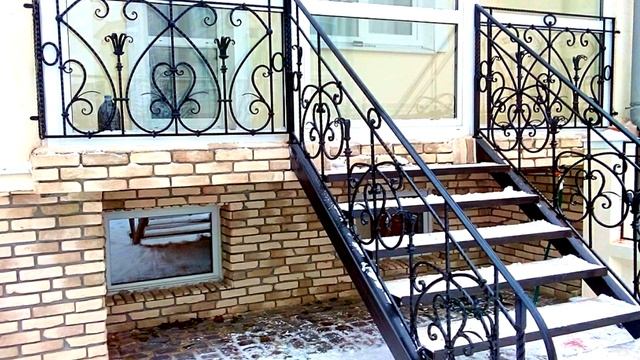 Металлическая лестница на веранду застекленную входную перила кованые ступени железные смотреть онлайн