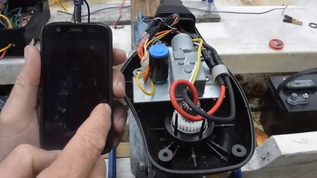 Controlling a trolling motor with nodejs and raspberry pi смотреть онлайн