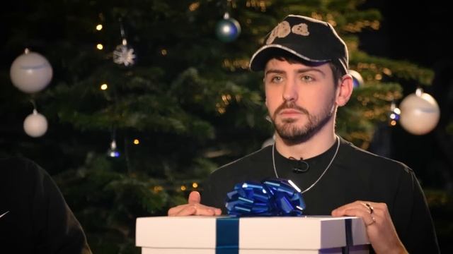Les abonnés échangent leur cadeau pourri avec Théodort, Joyca et Raska ! смотреть онлайн