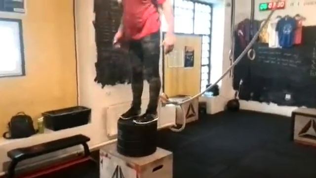 Запрыгивание на блины. High jumps смотреть онлайн