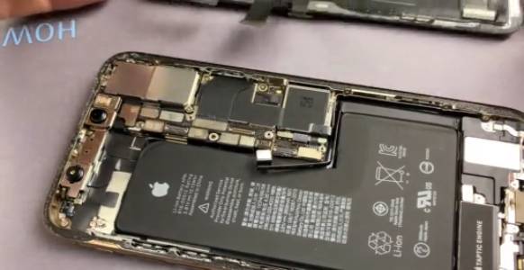 Замена батареи iPhone XS смотреть онлайн