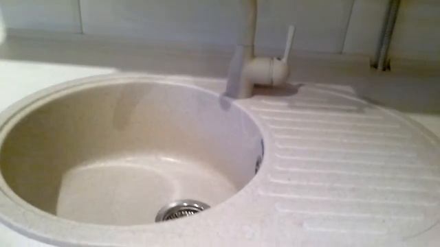 Кухня белый верх, белый низ, белая столешница - шкаф39.рф смотреть онлайн