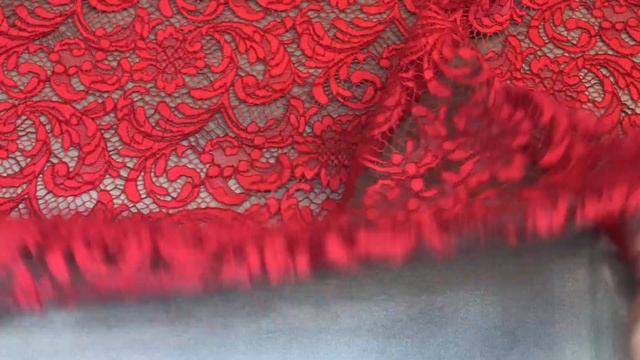 ф2344 Красное кордовое кружево с фазаньими перьями Rouge смотреть онлайн