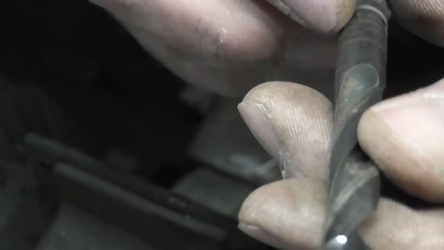 Как заточить сверло по металлу. Как это делаю я. смотреть онлайн