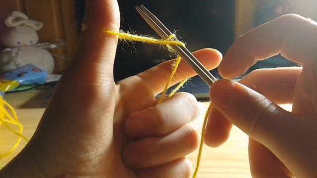 Как легко и просто можно сделать наброси петелек на спицу смотреть онлайн