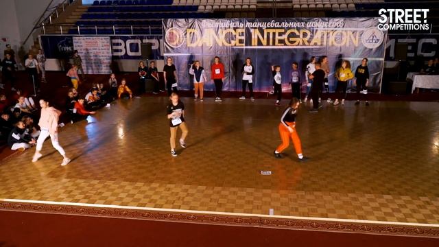 Dance Integration 2019 «Street Competitions» - 062 - Хип-хоп соло юниоры девочки смотреть онлайн