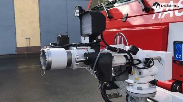 POŽÁRY.cz: Pětinápravová velkokapacitní Tatra Záchranného útvaru uveze 21 tisíc litrů vody смотреть онлайн