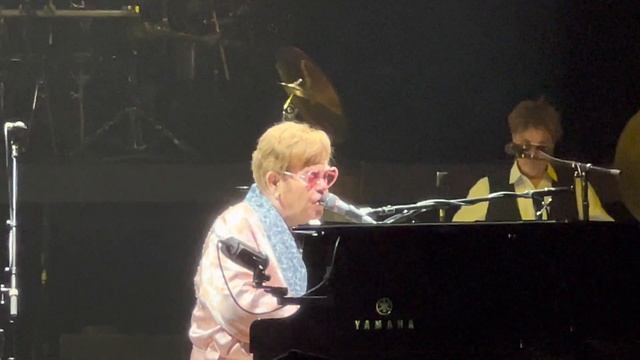 Goodbye Yellow Brick Road - Elton John Farewell Yellow Brick Road Tour смотреть онлайн