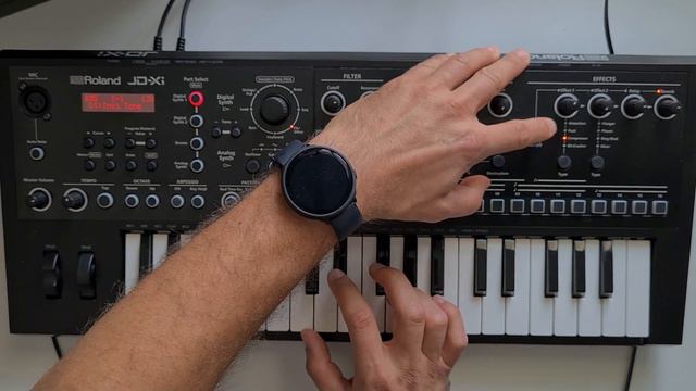 Dub techno tutorial on Roland JD-Xi смотреть онлайн