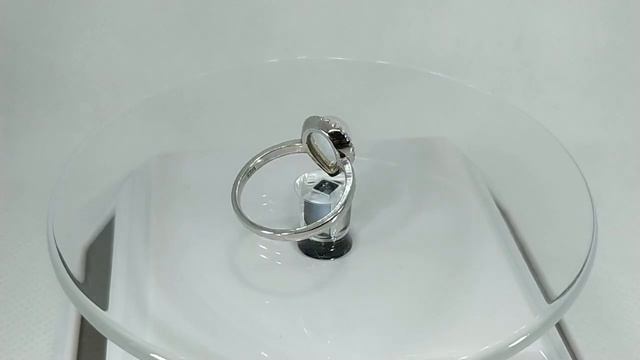 Кольцо с натуральным лунным камнем 10х7 мм Размер 17 Серебро 925 смотреть онлайн