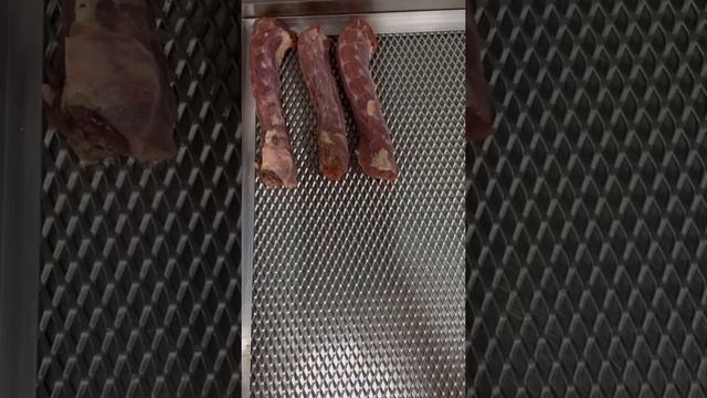 Шея утки сушеная - Процесс приготовления на нашем производстве! смотреть онлайн