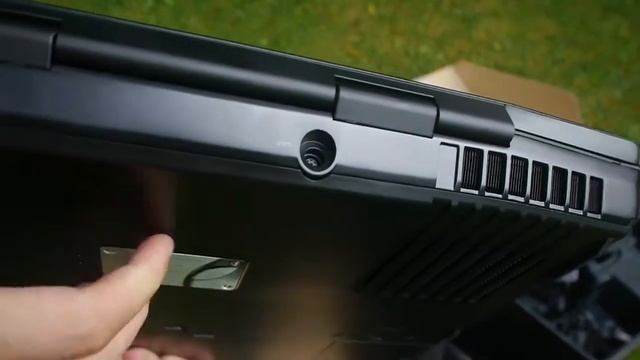 Alienware M17x Unboxing смотреть онлайн
