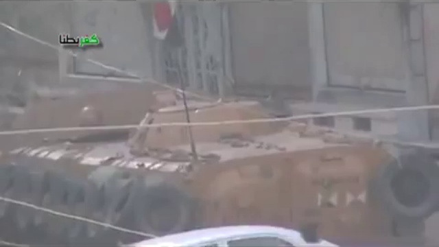 Сирийская БМП-1 с импровизированной защитой смотреть онлайн