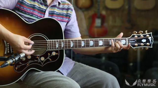 Gibson SJ200(j-200) vs Hummingbird Quilt Which is better? смотреть онлайн