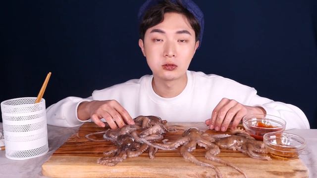 MUKBANG | 꿈틀꿈틀 살아있는 산낙지 먹방 🐙Wow! Raw Octopus 후니 ASMR Eatingshow Hoony