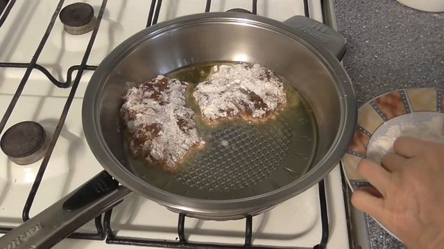 Как пожарить рыбью икру Икра рыбы жареная. Простой рецепт жареной икры. смотреть онлайн