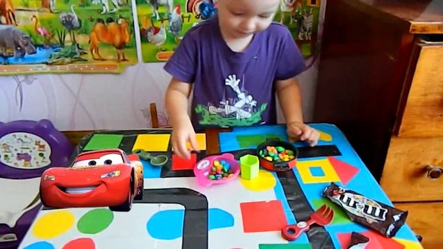 Детский столик своими руками: легкий и интересно. Учим цвета и фигуры. Развивающий столик Дамирки. смотреть онлайн