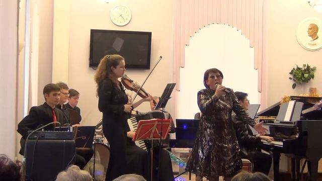 12. "Синий иней", ансамбль "Ретро" поздравляет всех с Новым годом!!! смотреть онлайн