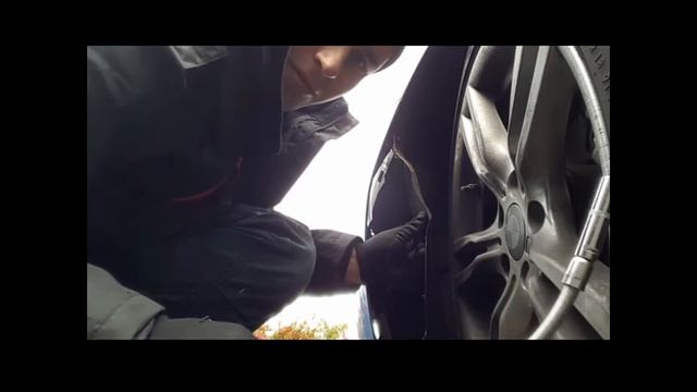 Нежданчик.Замена противотуманки на БМВ 3. смотреть онлайн