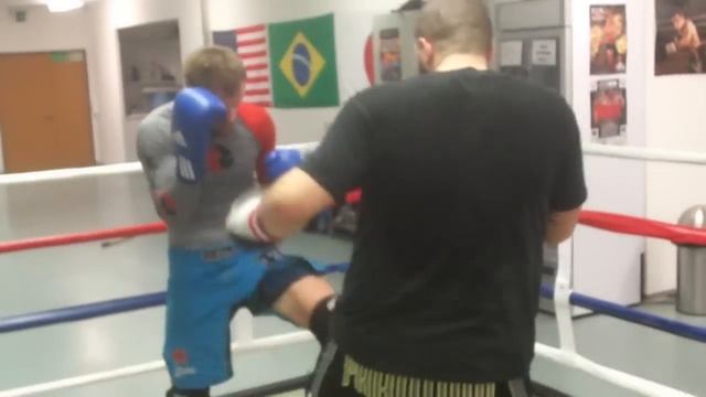 berserker fight team present: Sparring with k-1 Profi Honza "Fair Play Fighter" Homolka смотреть онлайн