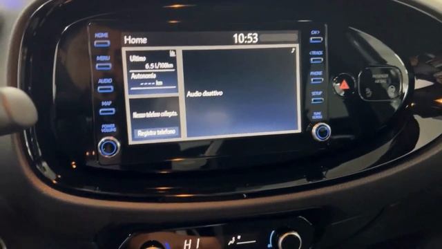 TOYOTA AYGO X 1.0 VVT-i 72 CV 5 porte Trend смотреть онлайн