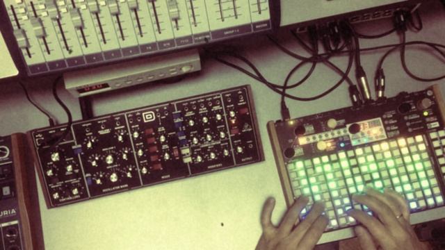 ElectroJazz (DAWless Studio Jam)
