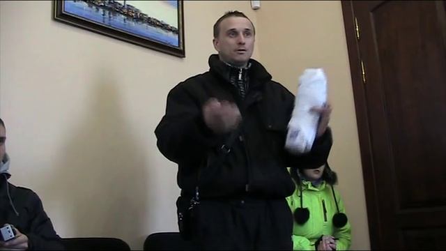 Полиция vs суд!!! Рука руку моет. смотреть онлайн