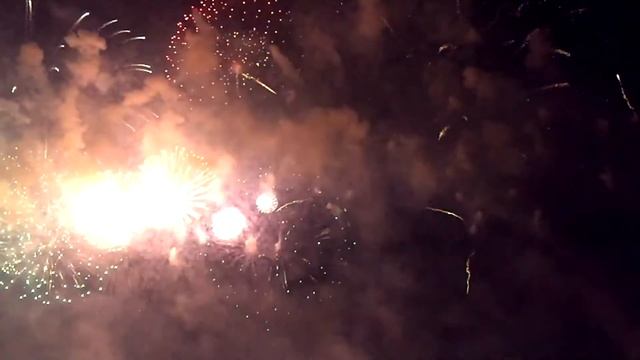 ? Slowmo 240fps. Салют в замедленной съёмке.