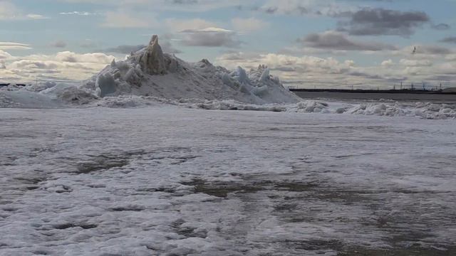 Ледоход. Река Обь. Город Сургут. 2016 смотреть онлайн