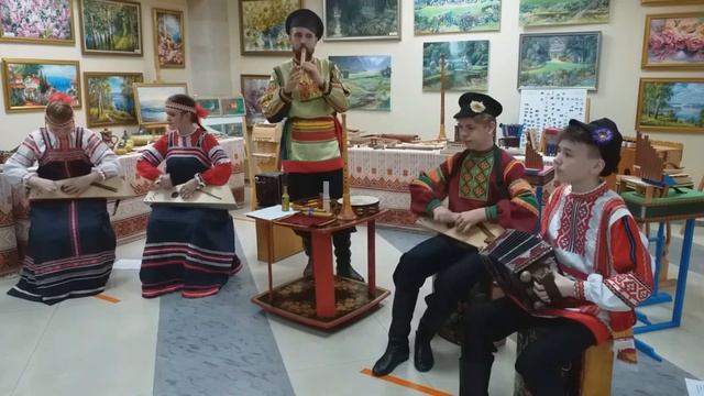 Открытие персональной выставки и мастер-класс «Музыка рукотворная» Ильи Подосинникова смотреть онлайн