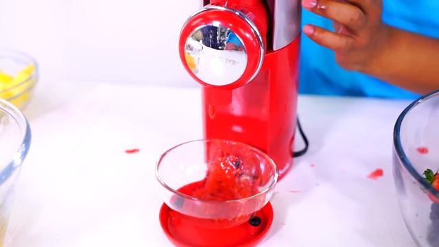 SPIN TO MAKE INSTANT FROZEN YOGURT! смотреть онлайн