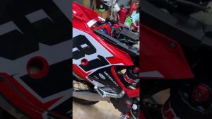 Что нового у Holeshot Red Edition 2024?