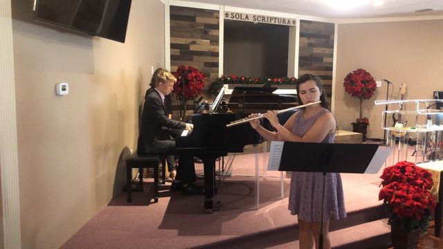 Poulenc Flute Sonata mvmt 1 смотреть онлайн