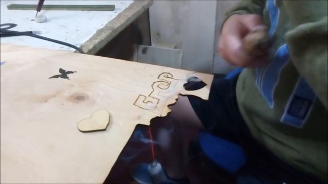 Первая самостоятельная работа нихромом. Контурно-прорезная резьба, для начинающих. смотреть онлайн