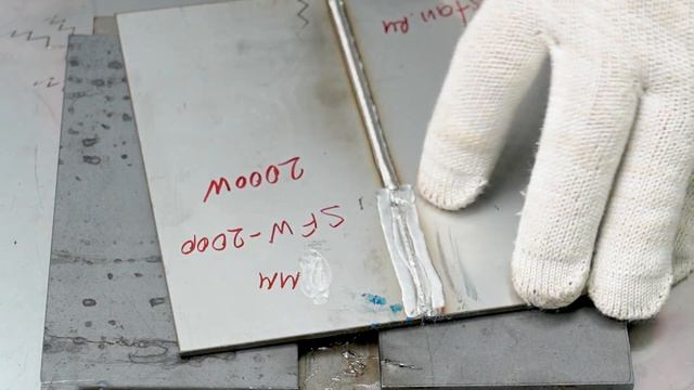 Лазерная сварка нержавейки 3мм с присадочной проволокой 2-3мм, лазерная чистка шва от побежалости.