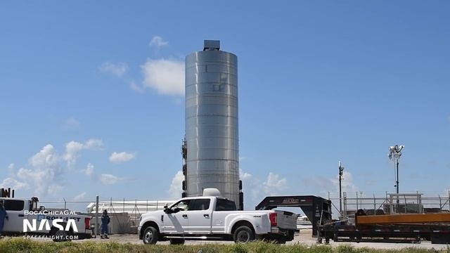 SpaceX Boca Chica - Checking in with SN5 following historic hop смотреть онлайн
