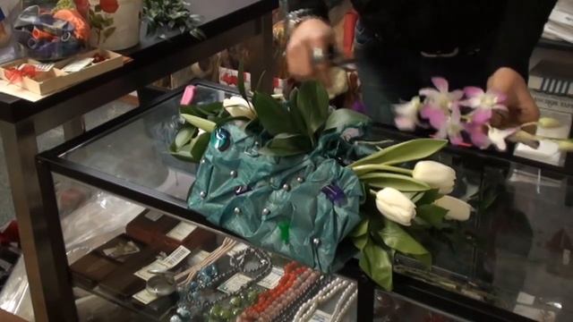 Уроки флористики. Цветочная сумочка