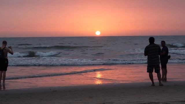 Индия Гоа путешествие продолжается. Ночной рынок Гоа. Как выглядит священное дерево в Индии. смотреть онлайн