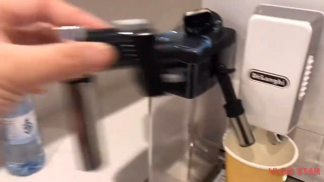 ELETTA cappucino ____top DeLonghi Model ECAM45.760.w/REVIEW/Makjamjom смотреть онлайн