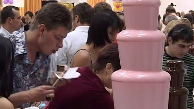 Шоколадные фонтаны от "Шоколадной радуги" смотреть онлайн
