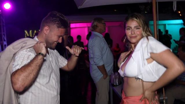 MAXIM PARTY SLS смотреть онлайн