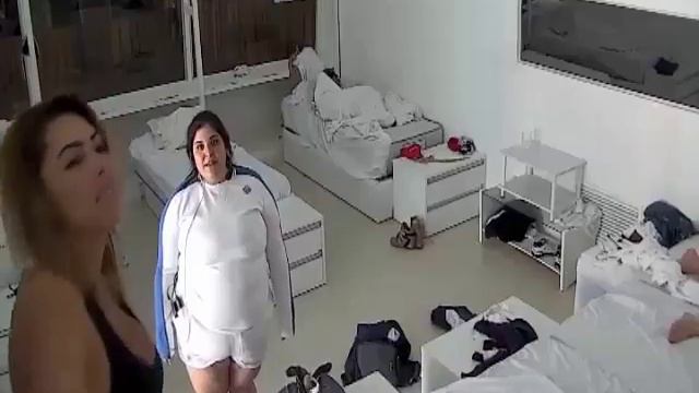 Lili Cornet descontrolada смотреть онлайн