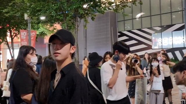 SATURDAY. AQA. FANTASTIC SINCHON ROAD BUSKING. ENDING SKETCH. смотреть онлайн