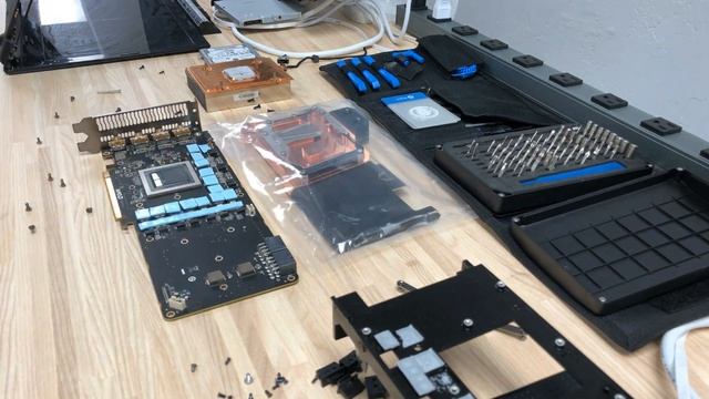 MSI Radeon RX Vega 64 Waterblock Install смотреть онлайн