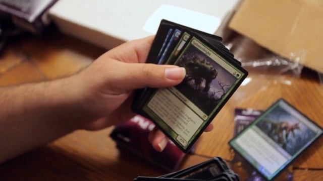 Magic: The Gathering: Dark Ascension Unboxing смотреть онлайн