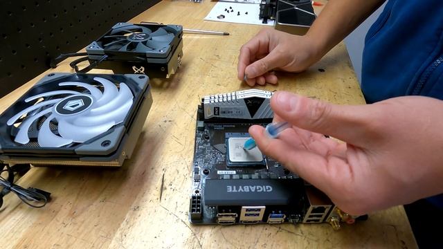 My wife said I am too loud............ Finding the best ITX cooler!! смотреть онлайн