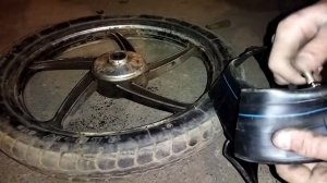 КАК ПОМЕНЯТЬ КАМЕРУ НА МОТОЦИКЛЕ АЛЬФА НА ПЕРЕДНЕМ КОЛЕСЕ