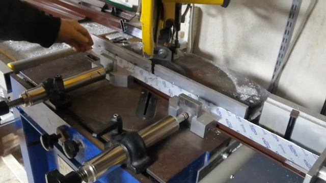 Tronzadoras MG SAM 350 Маятниковая пила для алюминиевого профиля смотреть онлайн