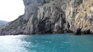 А где-то в Крыму девушка в розовом сарафане