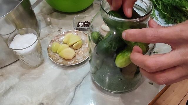 Квашені огірки, холодною водою На зиму смотреть онлайн